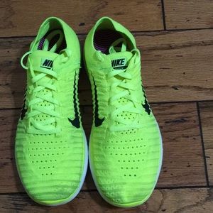 Women’s Size 9 Nike Free RN Flyknit Running Shoes